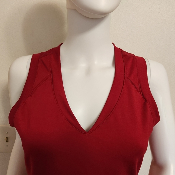 Burgundy athletic works‎ tank top size large - Picture 2 of 9